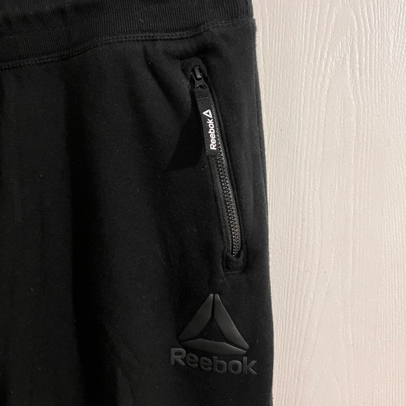 Reebok tapered sweatpants size L - Picture 2 of 3